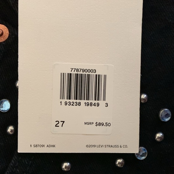 Levi’s Ribcage Shorts - Picture 10 of 10